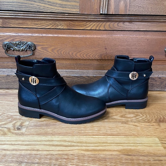 Tommy Hilfiger booties NWOB - Picture 5 of 6